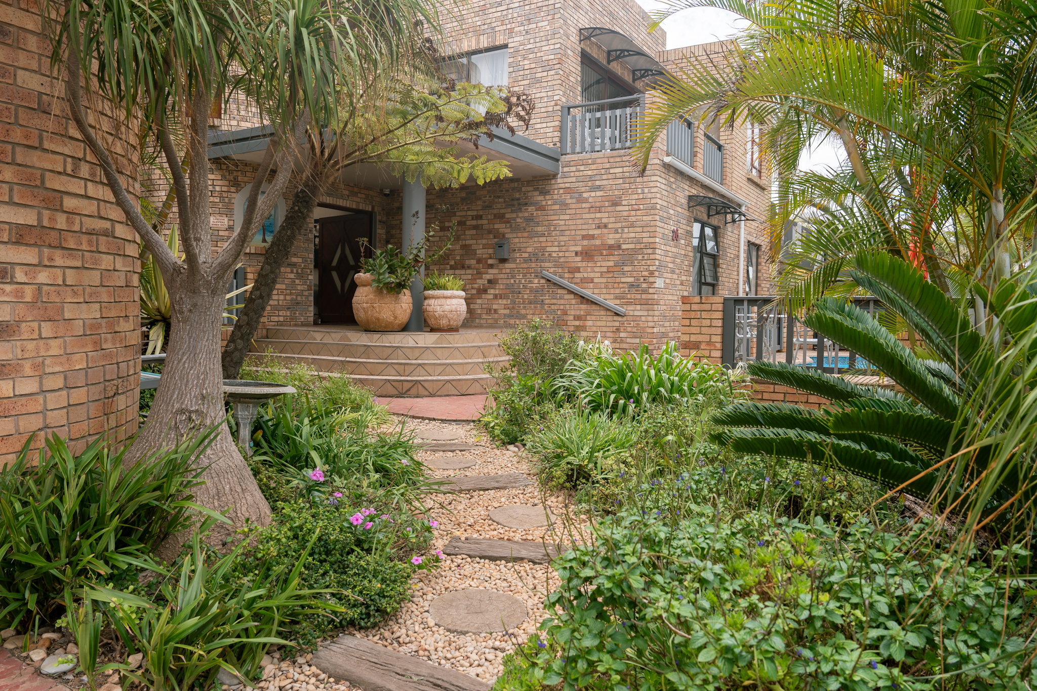 Jbay Breeze MAIN HOUSE - feel at home away from home.