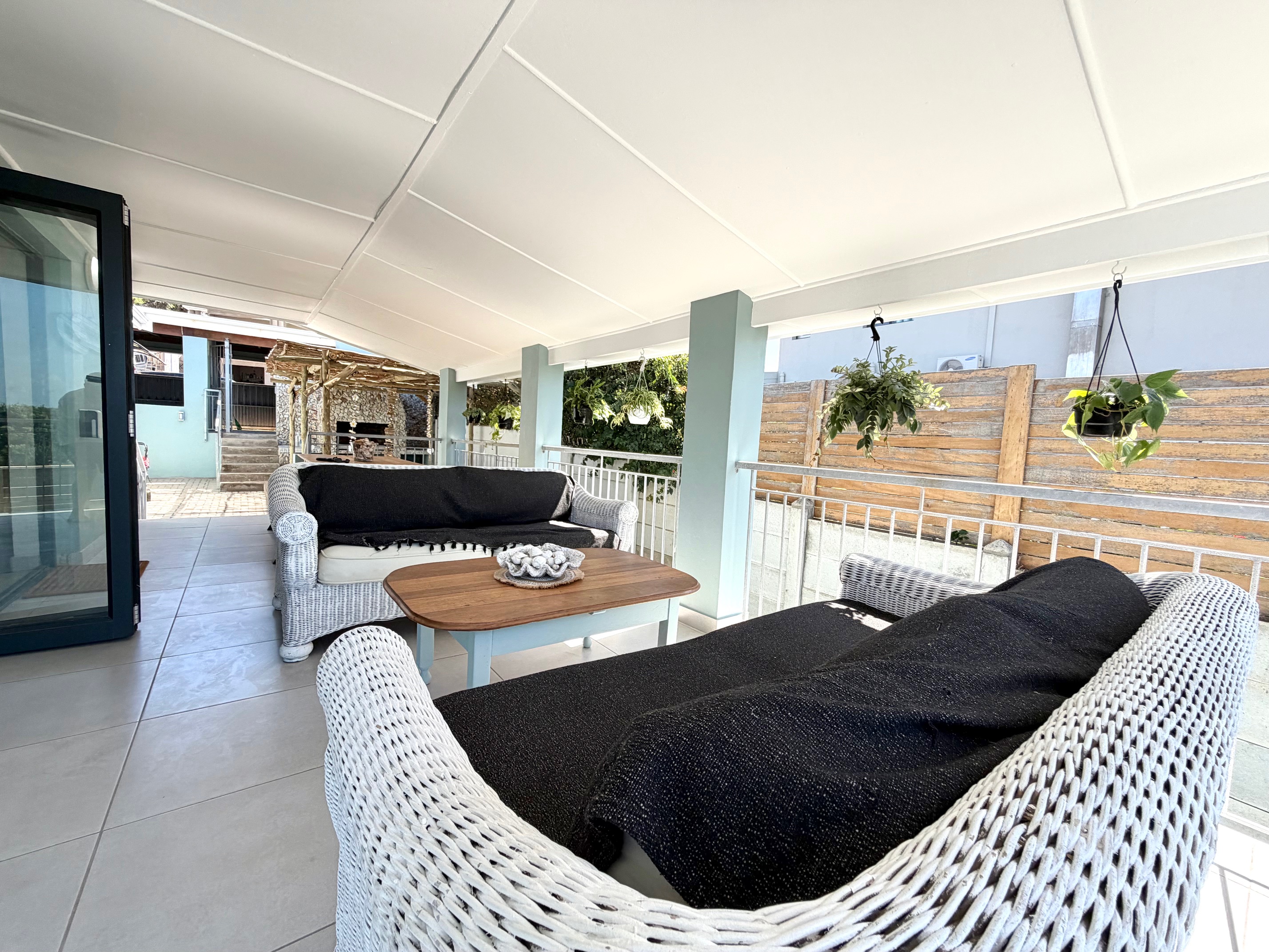 40A Mimosa is a Spacious 3-bedroom holiday home