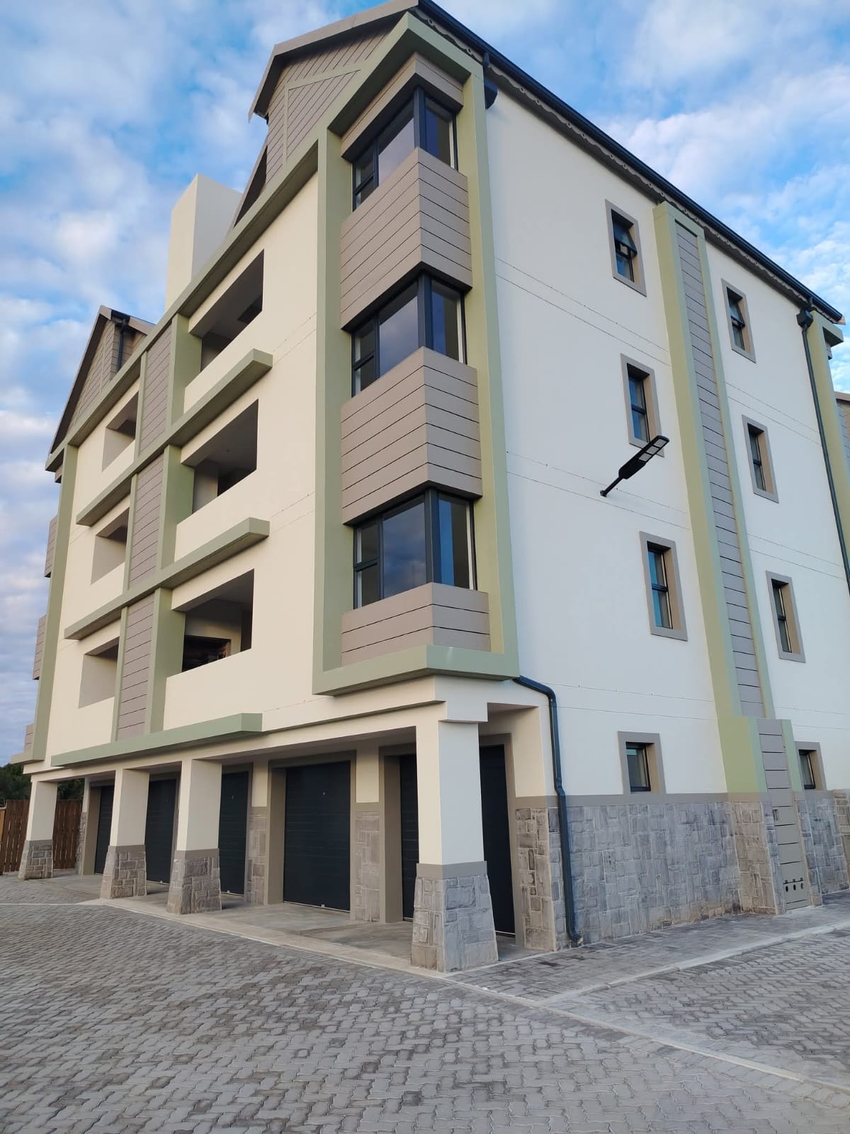 Cayman Heights @ Marina Martinique - cozy 1-bedroom apartment